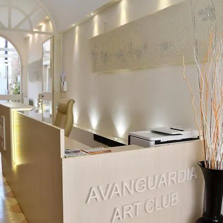 Avanguardia Art Club Alloggio in famiglia