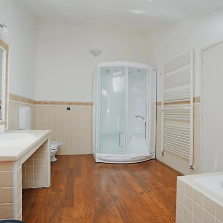 民宿 Avanguardia Art Club *