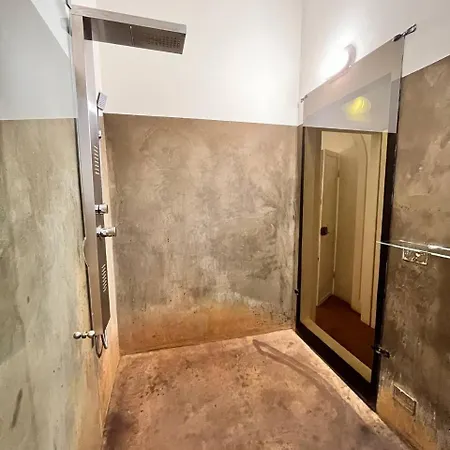 Avanguardia Art Club 民宿 *