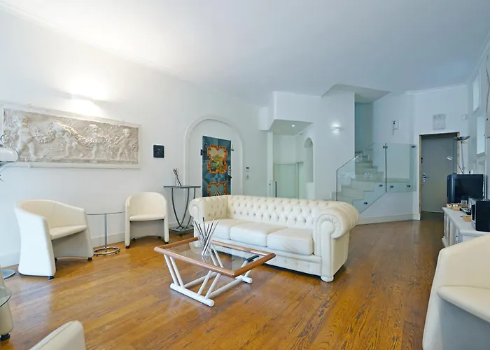 Avanguardia Art Club Homestay