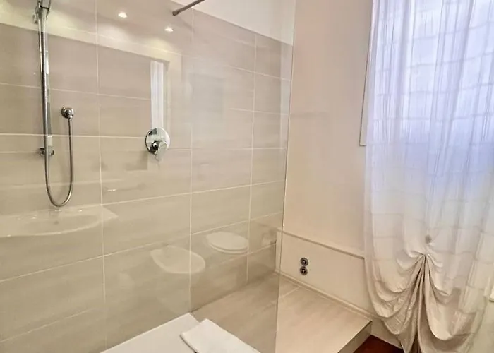 Avanguardia Art Club Alloggio in famiglia